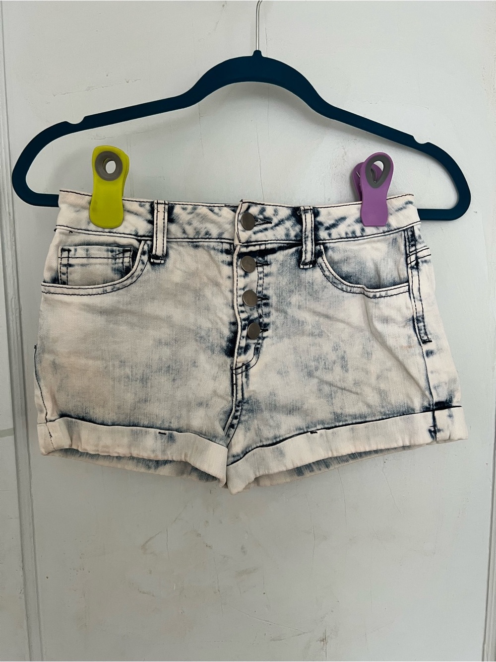 Forever 21 Bleached High-Waist Button-Front Women’s Denim Shorts